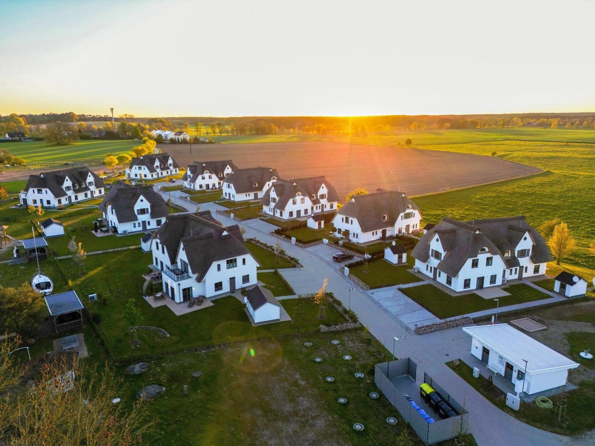 Villa Inseldomizil Stolpe - Urlaub Unter Reet Auf Usedom Stolpe auf Usedom Exterior foto